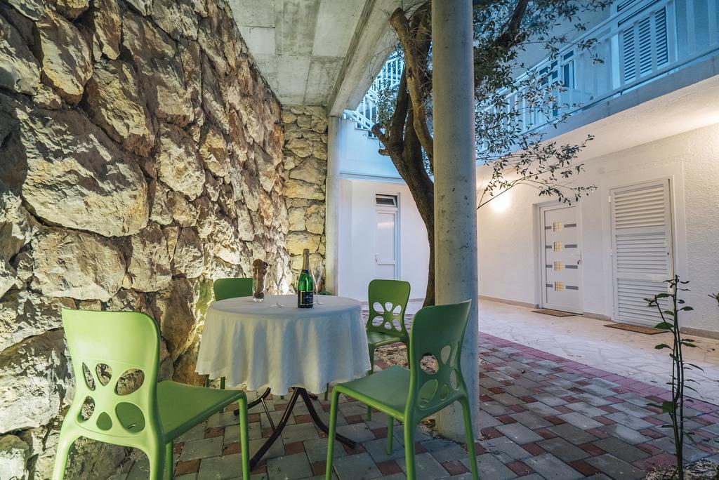 פרומאינה Apt White Idyll, 3 Bedrooms, 3 Bathrooms, Terrace Apt מראה חיצוני תמונה