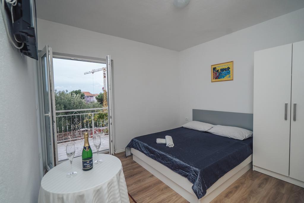 פרומאינה Apt White Idyll, 3 Bedrooms, 3 Bathrooms, Terrace Apt מראה חיצוני תמונה